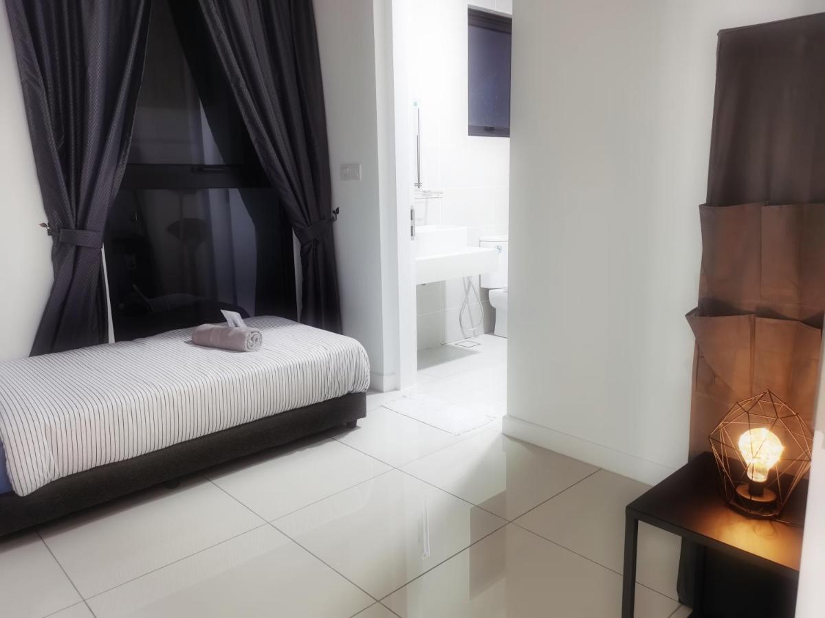 Le Pavillion Puchong By Widebed Upto 6Pax Apartamento Kuala Lumpur Exterior foto