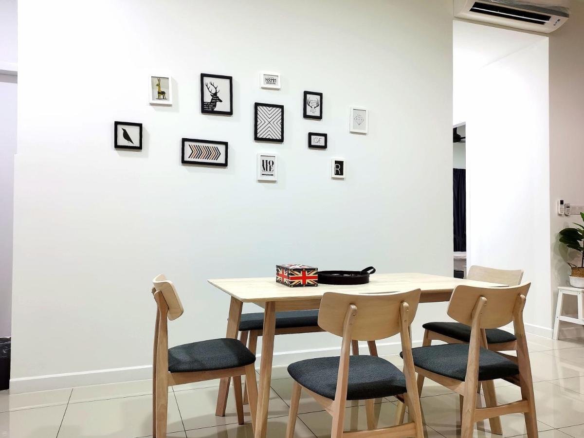 Le Pavillion Puchong By Widebed Upto 6Pax Apartamento Kuala Lumpur Exterior foto