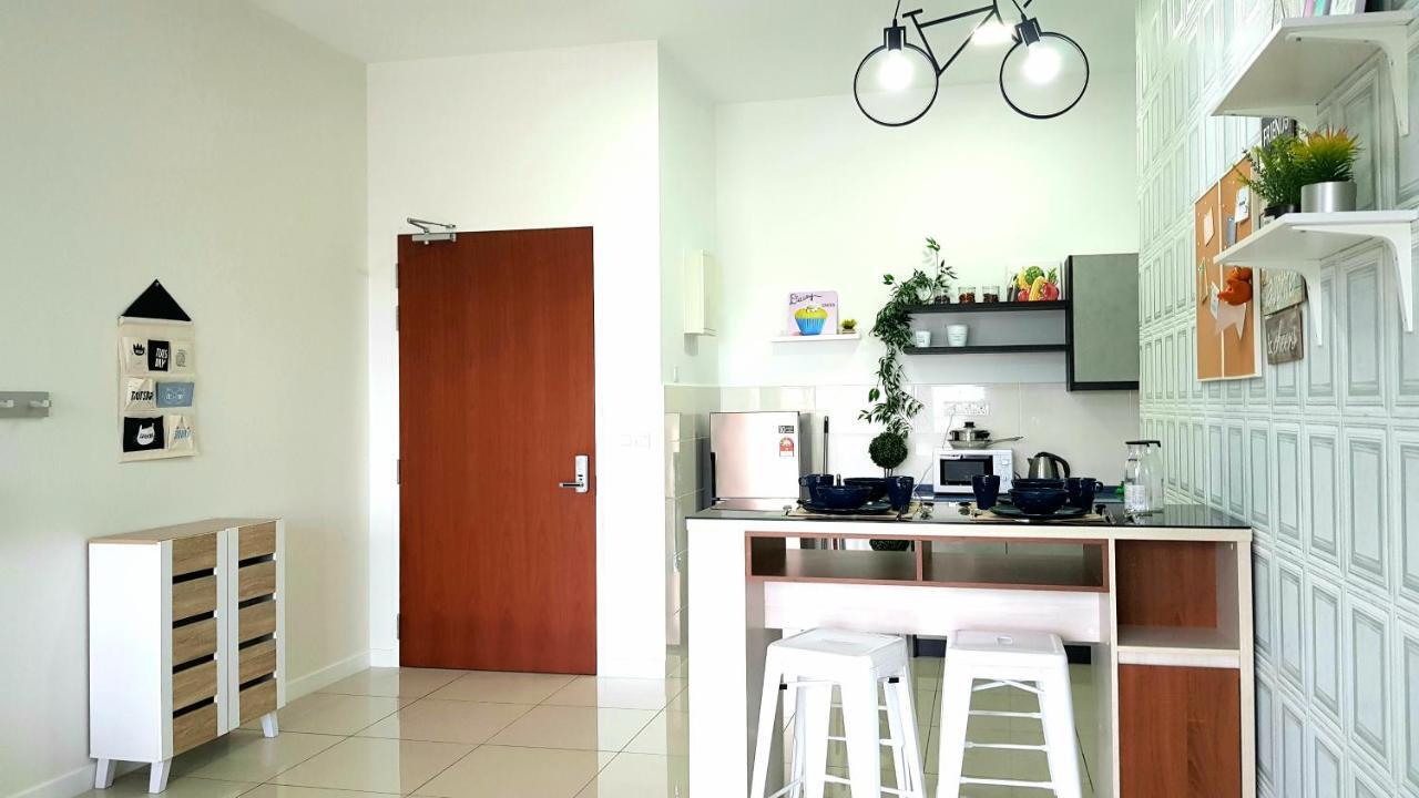 Le Pavillion Puchong By Widebed Upto 6Pax Apartamento Kuala Lumpur Exterior foto