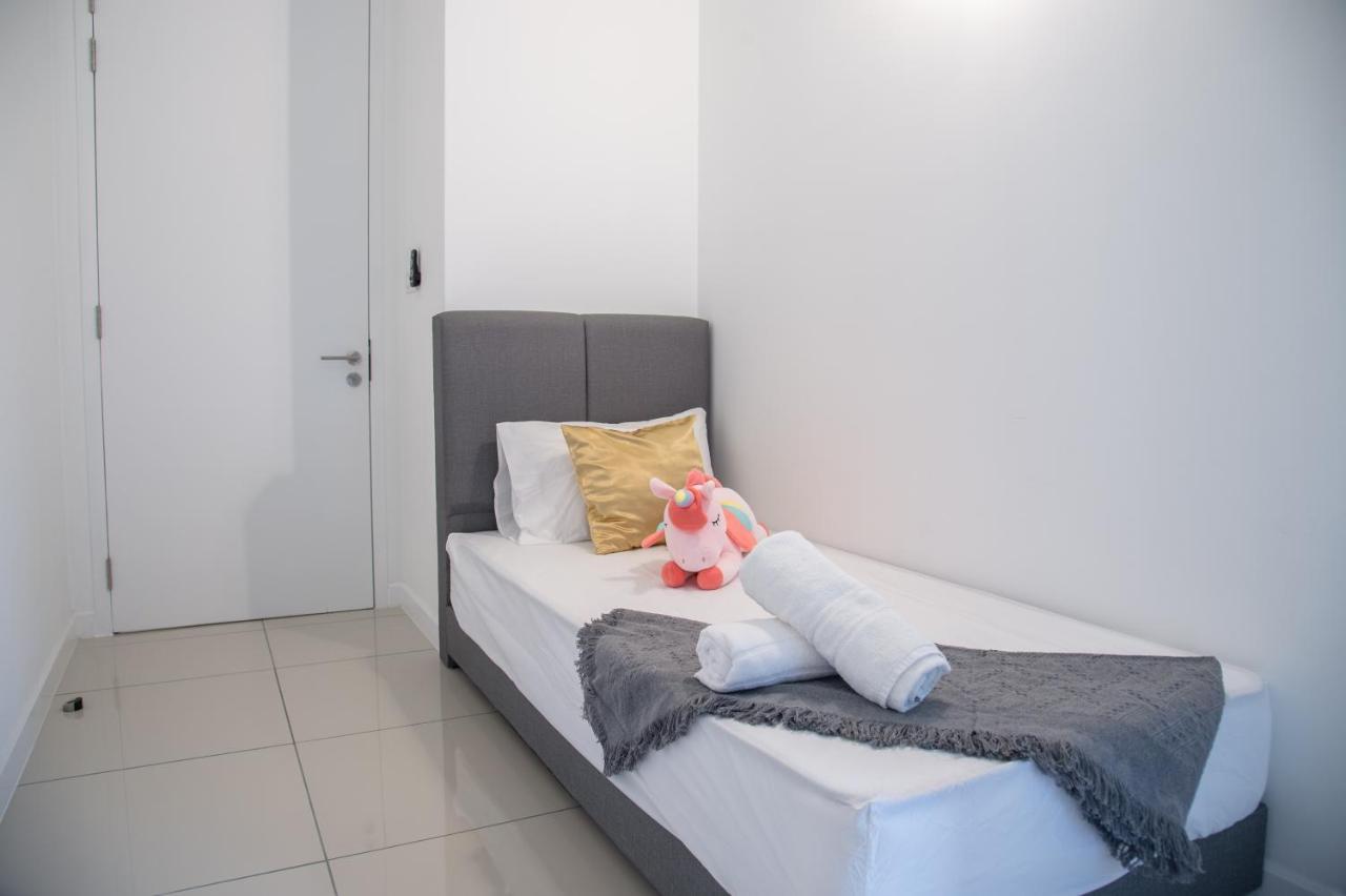 Le Pavillion Puchong By Widebed Upto 6Pax Apartamento Kuala Lumpur Exterior foto